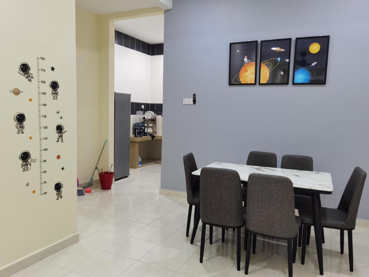 My Homestay Sitiawan - Astronaut Space House 8 Pax Εξωτερικό φωτογραφία