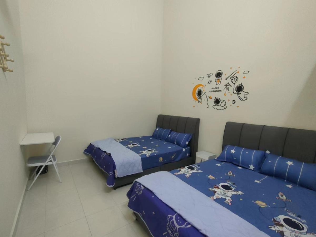 My Homestay Sitiawan - Astronaut Space House 8 Pax Εξωτερικό φωτογραφία